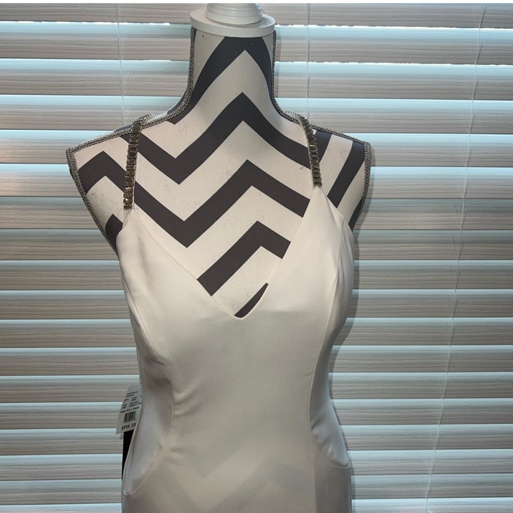 Vera Wang Vintage Bridal Dress - Picture 7 of 11